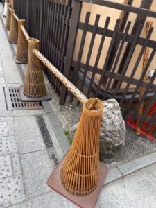 京都の三角コーン